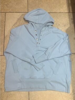 Women’s oversized powder Blue Hooded Pullover Sweatshirt with snaps size Xl